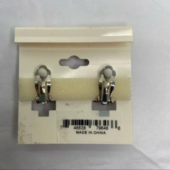 Tahari Silver Teardrop Rhinestone w/ Mini Pearls Detail Clip-On Earrings NEW - Picture 3 of 3